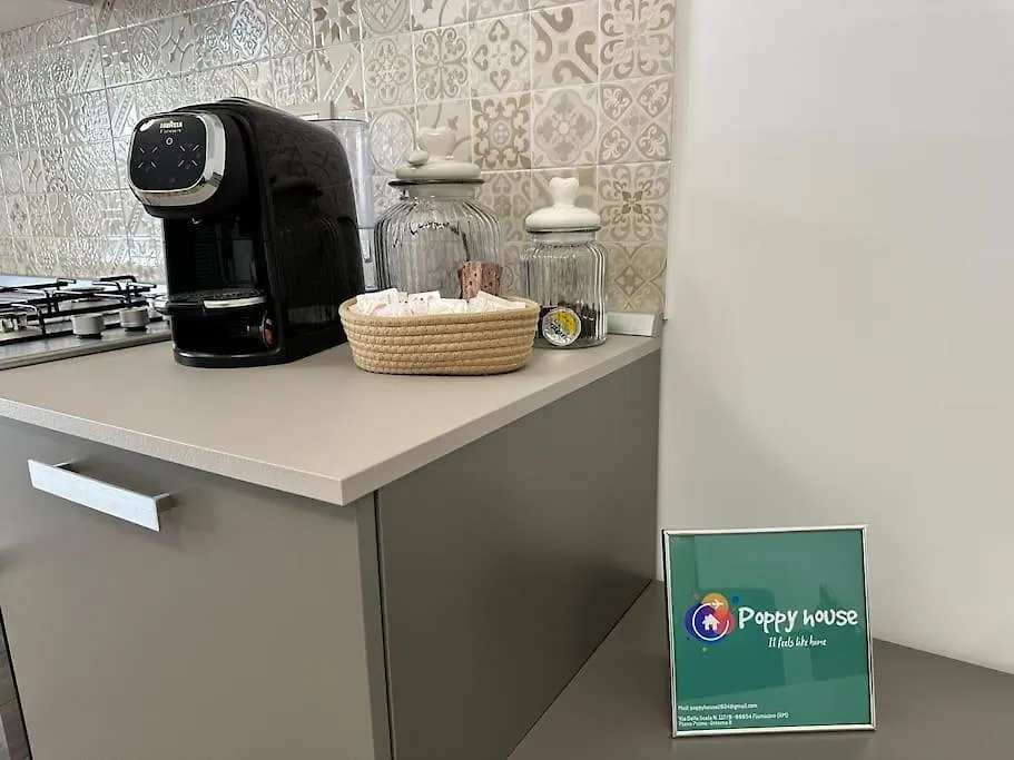 Poppy House Apartment Fiumicino Italy