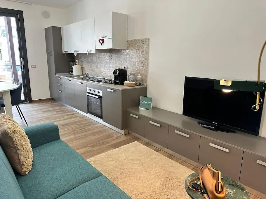 Poppy House Apartment Fiumicino 0*,  Italy